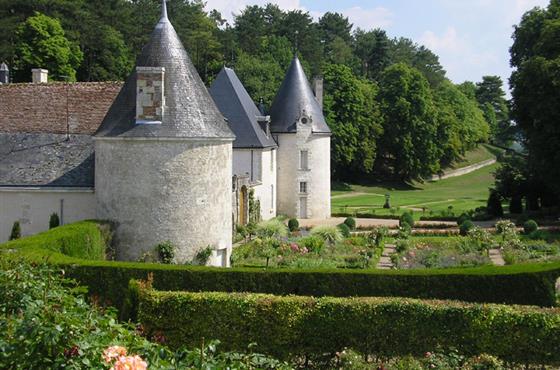 A découvrir aux alentours du Camping Loire et Châteaux à Bréhémont en Indre et Loire proche de Tours et Saumur, près des châteaux de La Loire