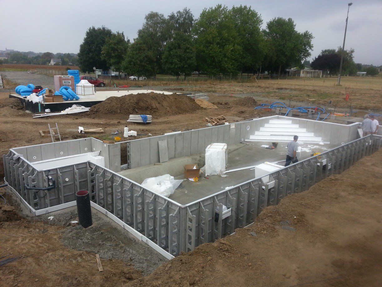 Nouveau Camping Loire et Châteaux à Bréhémont en Indre et Loire proche de Tours et Saumur, près des châteaux de La Loire