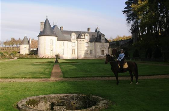 A découvrir aux alentours du Camping Loire et Châteaux à Bréhémont en Indre et Loire proche de Tours et Saumur, près des châteaux de La Loire