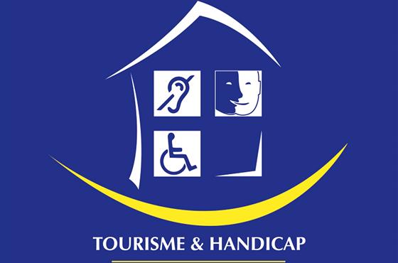 Mobil-home PMR 4 personnes 2 chambres au Camping Loire et Châteaux à Bréhémont en Indre et Loire proche de Tours et Saumur, près des châteaux de La Loire