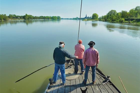 Association La Matelote, balade en bateau traditionnel proche du Camping Loire et Châteaux à Bréhémont en Indre et Loire proche de Tours et Saumur, près des châteaux de La Loire