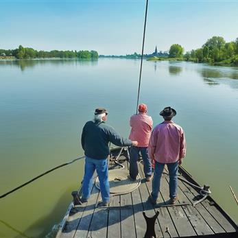Association La Matelote, balade en bateau traditionnel proche du Camping Loire et Châteaux à Bréhémont en Indre et Loire proche de Tours et Saumur, près des châteaux de La Loire