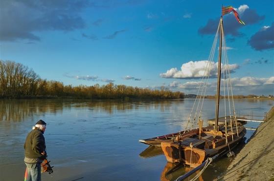 Association La Matelote, balade en bateau traditionnel proche du Camping Loire et Châteaux à Bréhémont en Indre et Loire proche de Tours et Saumur, près des châteaux de La Loire