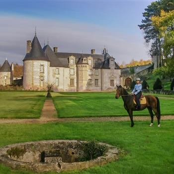 Balade à cheval avec Touraine Cheval proche du Camping Loire et Châteaux à Bréhémont en Indre et Loire proche de Tours et Saumur, près des châteaux de La Loire