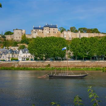 Forteresse Royale de Chinon proche du Camping Loire et Châteaux à Bréhémont en Indre et Loire proche de Tours et Saumur, près des châteaux de La Loire