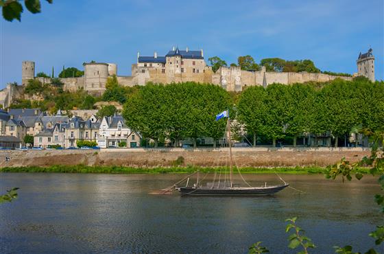 Forteresse Royale de Chinon proche du Camping Loire et Châteaux à Bréhémont en Indre et Loire proche de Tours et Saumur, près des châteaux de La Loire