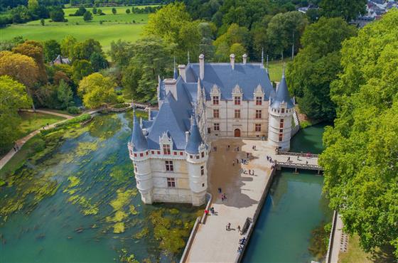 Chateau d'Azay le Rideau a velo - Camping Loire & Chateaux Brehemont