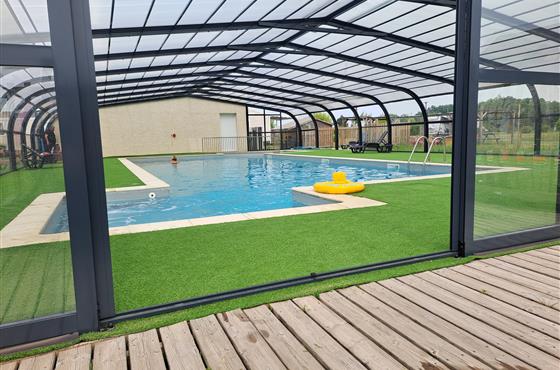 Camping avec piscine couverte et chauffée à Bréhémont en Indre et Loire