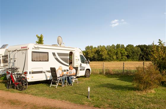 Aire de service et emplacement camping car Brehemont - Camping Loire & Chateaux
