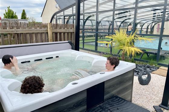 Espace bien-être, massages, sauna, jacuzzi  au camping Loire et Châteaux entre Tours et Saumur